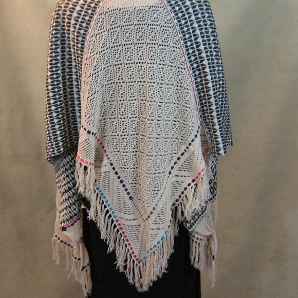 NWT Anthropologie Shawl Wrap Scarf Fringed Boho Accessories Bohemian Hippie Gift - Picture 5 of 8